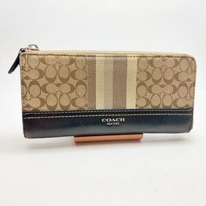 Coach Signature Brown  Zip Wallet